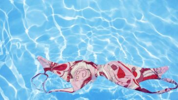 Berlín elimina la obligación de la parte superior del bikini en las piscinas estatales