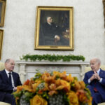 Biden y Scholz se reúnen y prometen apoyo a Ucrania "durante el tiempo que sea necesario"
