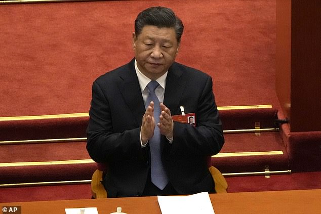 El presidente Xi Jinping asiste al Congreso Nacional del Pueblo de China en el Gran Salón del Pueblo en Beijing.