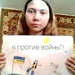Masha Moskaleva, de 13 años, fue separada de su padre, Alexei Moskalev, de 53, después de que hiciera una obra de arte contra la guerra en la escuela.
