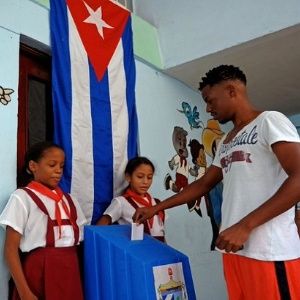Destaca presidente cubano diversidad de candidatos parlamentarios