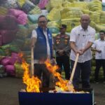 Destruir ropa de segunda mano importada es una medida para proteger a las pymes textiles: Ministro de Indonesia