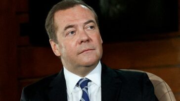 El expresidente de Rusia, Dmitry Medvedev (en la foto), ofreció una recompensa de 15 millones de dólares para matar al ministro de Defensa de Italia, Guido Crosetto, según afirma un periódico.