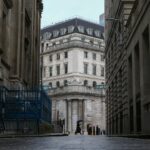 El Banco de Inglaterra sube los tipos de interés 25 puntos básicos tras sorpresas de inflación