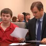 El asesino adolescente Aiden Fucci (izquierda), de 16 años, que apuñaló a su compañera de escuela y animadora de 13 años, Tristyn Bailey, 114 veces, ha sido condenado a cadena perpetua.