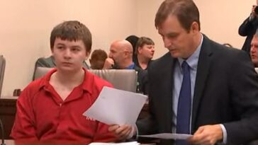 El asesino adolescente Aiden Fucci (izquierda), de 16 años, que apuñaló a su compañera de escuela y animadora de 13 años, Tristyn Bailey, 114 veces, ha sido condenado a cadena perpetua.
