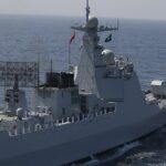 Se ve un buque de guerra chino participando en ejercicios en el Mar Arábigo cerca de Karachi, Pakistán, el 13 de febrero. La Armada del Ejército Popular de Liberación de China ahora tiene aproximadamente 340 barcos.