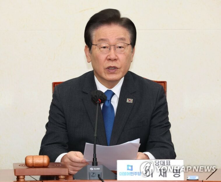 Opposition leader calls on Yoon to reject imports of products from Japan&apos;s Fukushima