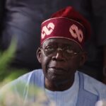 El presidente electo de Nigeria extiende la mano a los rivales que disputan la votación