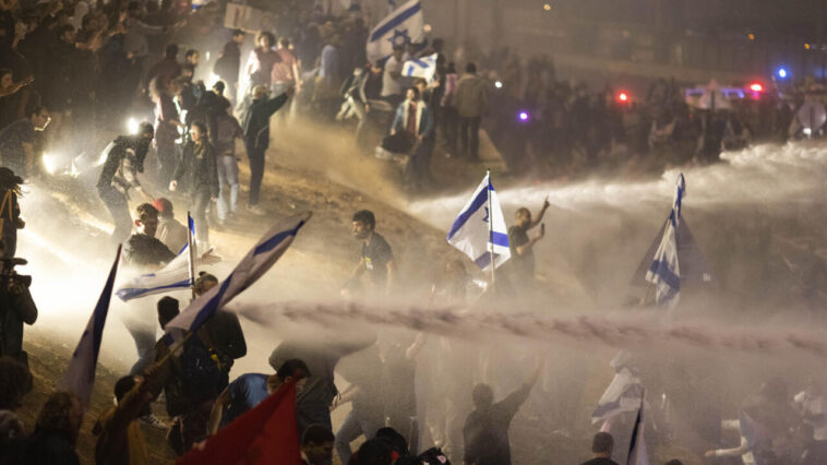 Gobierno israelí sumido en crisis, sindicato convoca huelga general por reforma judicial