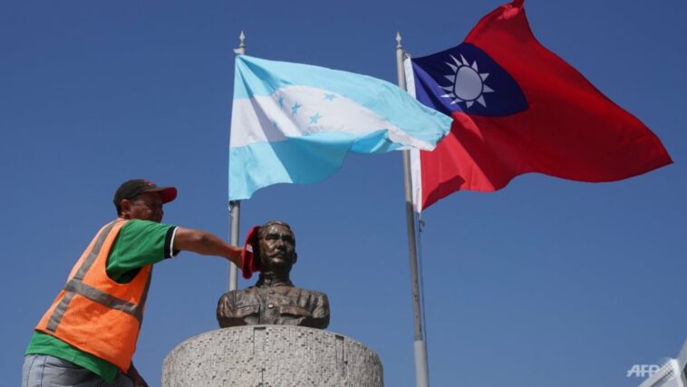 Honduras dice que las necesidades económicas obligaron a cambiar de Taiwán a China