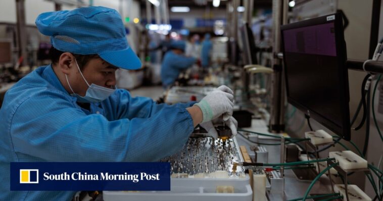 La actividad de fábricas y servicios de China continúa recuperándose, pero la base "todavía no es sólida"