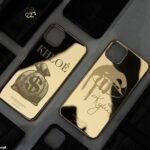 Golden Concept fabrica lujosos accesorios de Apple utilizando materiales aeroespaciales, metales preciosos y piedras preciosas.  En la imagen: las fundas de iPhone de Kylie Jenner y Khloe Kardashian