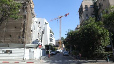 Residential construction in Tel Aviv  credit: Shlomi Yosef