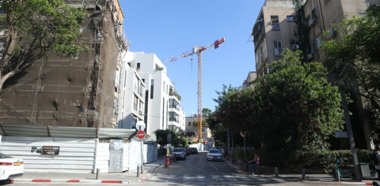 Residential construction in Tel Aviv  credit: Shlomi Yosef