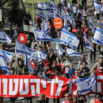 Los israelíes intensifican las protestas después de que Netanyahu rechazara la propuesta de compromiso judicial