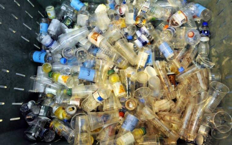 Los plásticos ahora representan una gran parte de los desechos de la playa
