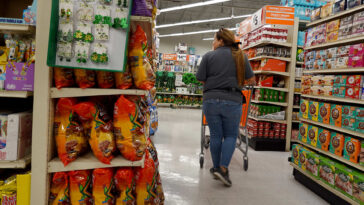Los precios mayoristas registran una caída inesperada del 0,1% en febrero;  caen las ventas minoristas