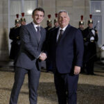 Macron se reúne con Orban de Hungría en el Palacio del Elíseo para discutir la guerra de Ucrania