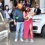 Malta Marie, bienvenida a la India.  Priyanka Chopra y Nick Jonas aterrizan en Mumbai con su hija