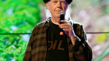 Neil Young critica a Ticketmaster y revendedores por arruinar la música en vivo