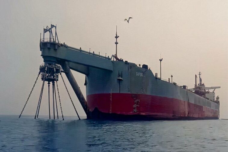 ONU compra buque para extraer petróleo de petrolero de Yemen siniestrado