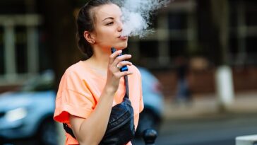 Vapear se ha convertido en uno de los mayores problemas de salud pública de Australia, con niños de hasta 14 años que usan cigarrillos electrónicos.