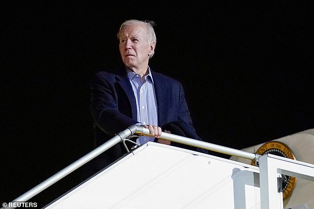 El presidente Joe Biden llegó a Varsovia, Polonia, el lunes por la noche después de un día completo de viaje en Ucrania.