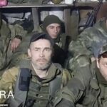 Los comandantes de Vladimir Putin están obligando a sus soldados reclutados a punta de pistola a permanecer en el frente.