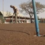 RELOJ |  De verdes a marrones: el campo de golf ecológico de Burkina Faso