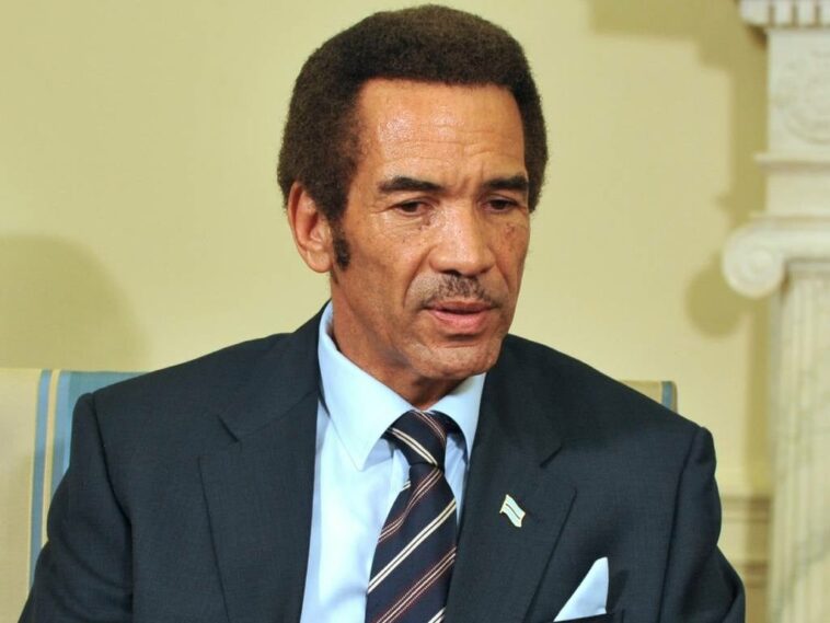 RELOJ |  El expresidente de Botswana, Ian Khama, planea una vigorosa campaña para destronar a su sucesor