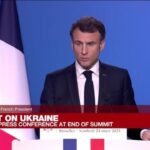 REPETICIÓN: El presidente francés Macron habla con los periodistas mientras concluye la cumbre de la UE