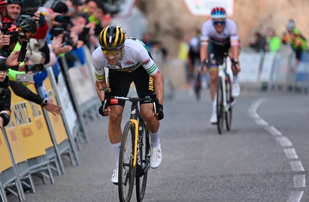 Roglic deja caer a Evenepoel en la etapa 5 de Catalunya