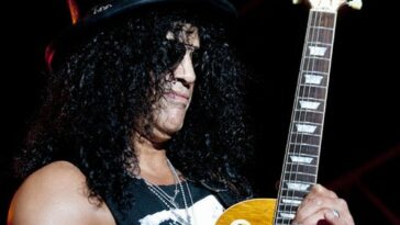 Slash quería tocar la guitarra después de escuchar a Jimmy Page de Led Zeppelin en Whole Lotta Love - Noticias Musicales