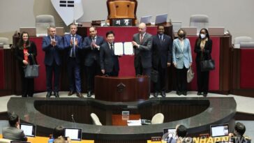 (LEAD) Nat&apos;l Assembly unanimously adopts resolution on supporting S. Korea&apos;s Expo bid