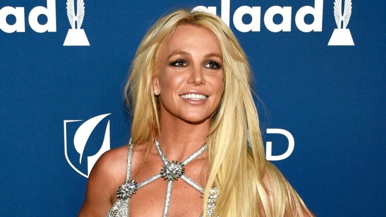 Britney Spears - Una dulce y tímida revelación - El director Fenton Bailey comparte su visión de la verdadera naturaleza de la estrella del pop