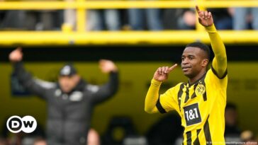 Bundesliga: Moukoko devuelve la sonrisa al Borussia Dortmund