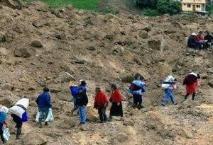 Ecuador: Asciende a 48 el número de muertos por deslizamiento de Alausí
