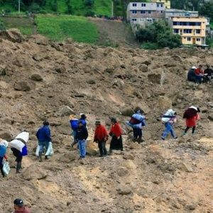 Ecuador: Asciende a 48 el número de muertos por deslizamiento de Alausí