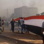 El ejército de Sudán advierte sobre un conflicto mientras se despliega una fuerza paramilitar rival