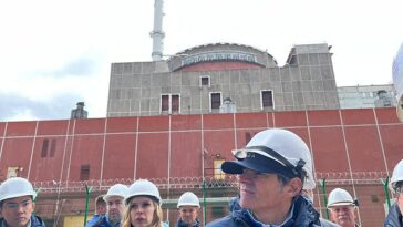 El jefe nuclear de la ONU, Rafael Grossi (en la foto en la planta de Zaporizhzhia) advirtió que