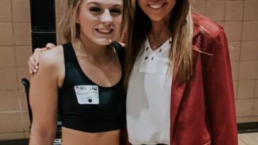 En una publicación de febrero de 2020, se muestra a Lane (izquierda) de pie con la entrenadora Mónica Aldama (derecha).