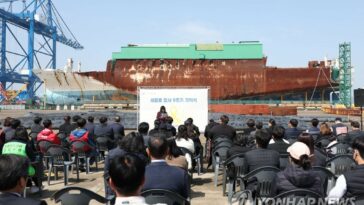 Civic group holds memorial service for victims of 2014 deadly sinking