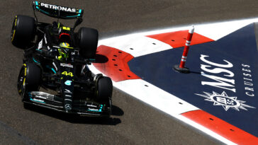 BAKU, AZERBAIJAN - APRIL 28: Lewis Hamilton of Great Britain driving the (44) Mercedes AMG Petronas