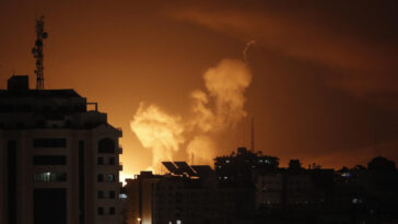 Israel bombardea Líbano y Gaza mientras Netanyahu promete que los enemigos "pagarán"