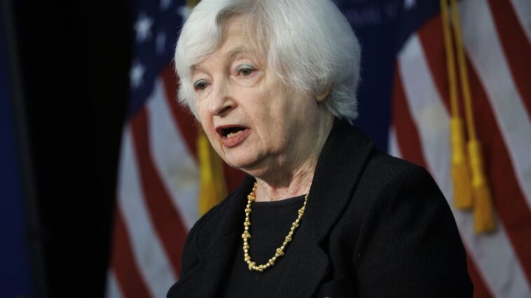 Janet Yellen dice que la competencia económica de Estados Unidos con China debe ser "justa para ambas partes"