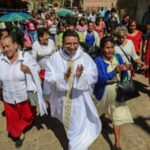 Jóvenes mexicanos arriesgan su vida para convertirse en sacerdotes católicos en Michoacán, México