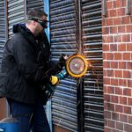 Se incautaron más de £ 6 millones en ropa falsificada de tiendas poco fiables durante las últimas dos semanas en un bombardeo en la 'Falsificación de la calle' de Manchester.