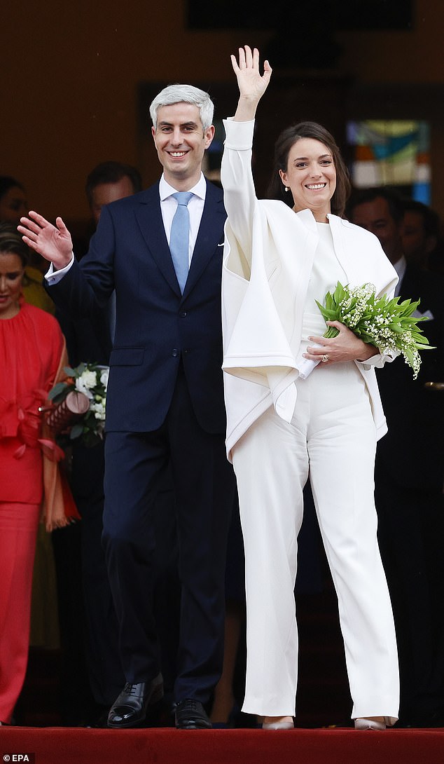 La princesa Alexandra de Luxemburgo y su nuevo esposo, Nicolas Bagory, se casaron esta tarde en una ceremonia civil en el Ayuntamiento de Luxemburgo.