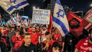 Las protestas israelíes por la reforma judicial continúan a pesar de la pausa de Netanyahu